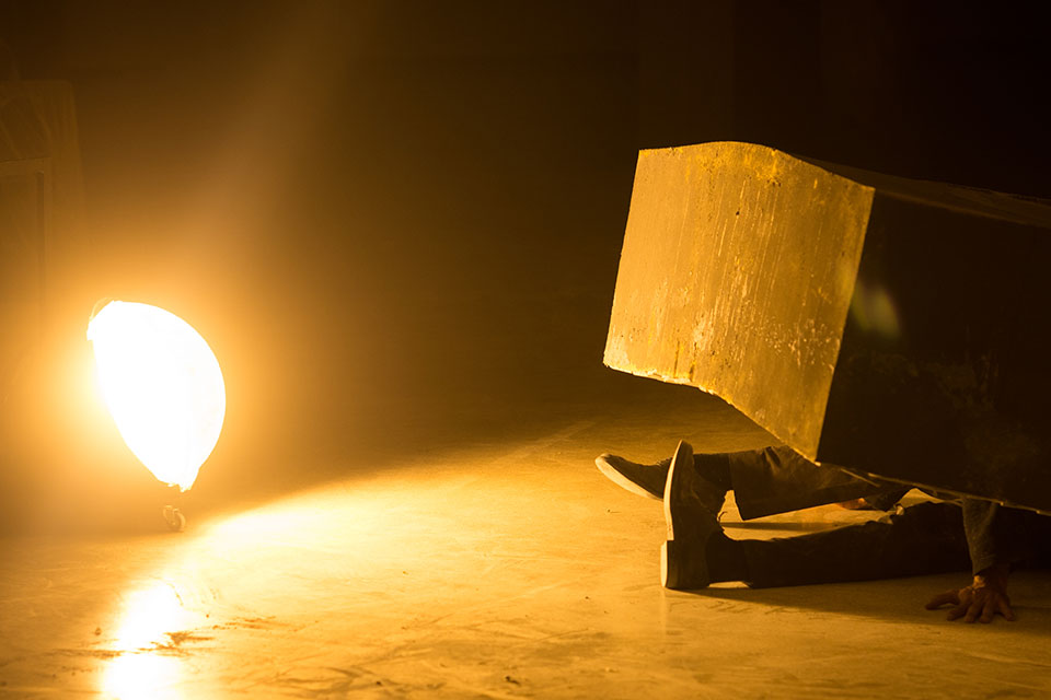 Dimitris Papaioannou’s Sisyphus/Trans/Form. © Julian Mommert