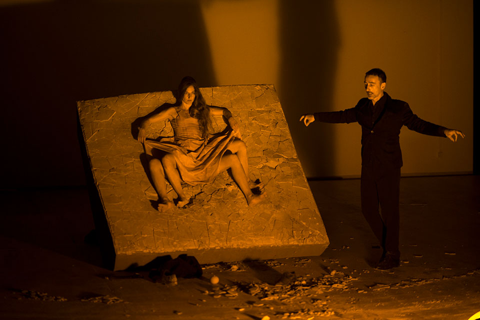 Dimitris Papaioannou’s Sisyphus/Trans/Form. © Julian Mommert