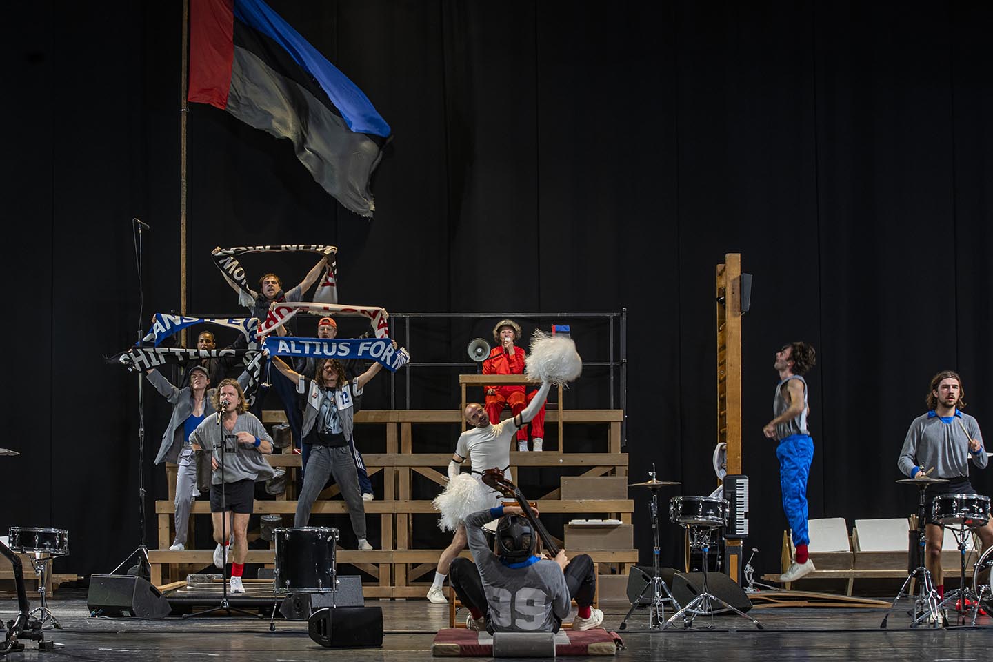 Miet Warlop, One Song. Photo © Andreas Simopoulos for Onassis Stegi